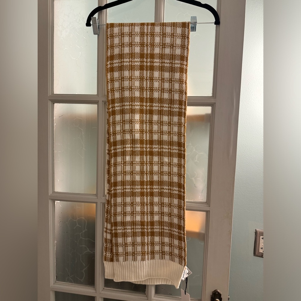 NWT Timberland brown and white plaid scarf